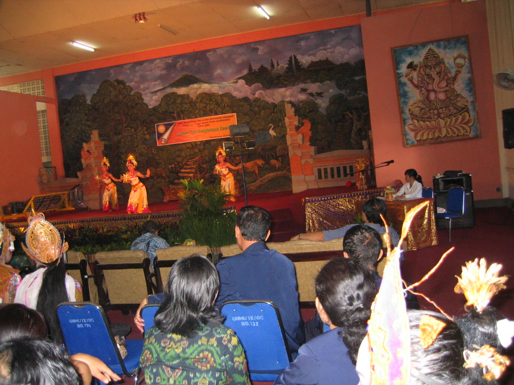 Lomba Tari 