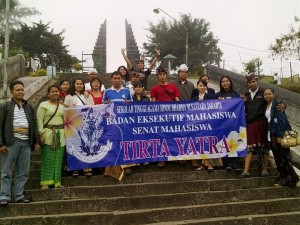 BHAKTI SOSIAL DAN TIRTAYATRA BEM STAH DN JAKARTA
